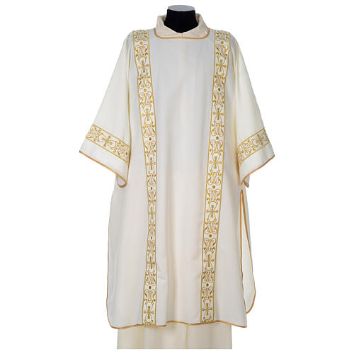 Dalmatic with embroidered lateral bands 3
