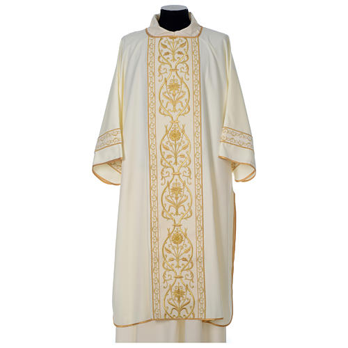 Dalmatic with velvet orphrey decorated in gold, ivory 1