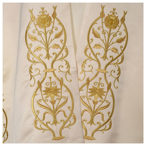Véu umeral cor de marfim IHS decorações douradas 5