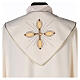 Chape 100% polyester brodée machine croix et riches motifs décoratifs Gamma s4