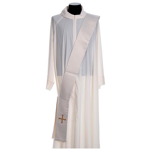 Dalmatic and stole with golden embroidery 100% polyester 4
