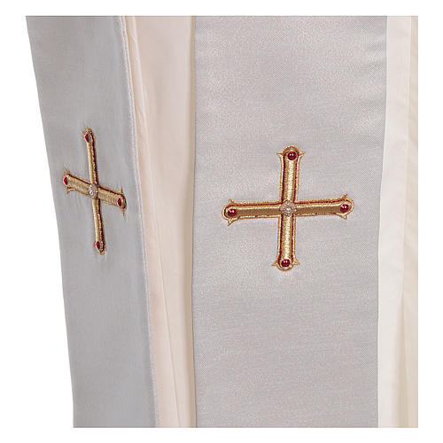 Dalmatic and stole with golden embroidery 100% polyester 5