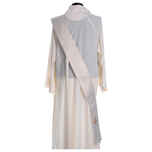 Dalmatic and stole with golden embroidery 100% polyester 6