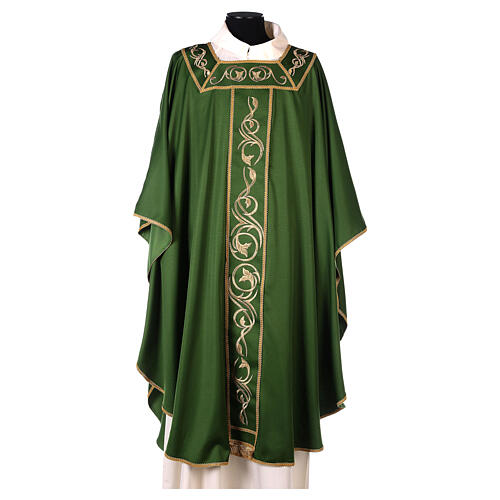 Embroidered chasuble with golden decorations in 100% polyester 3