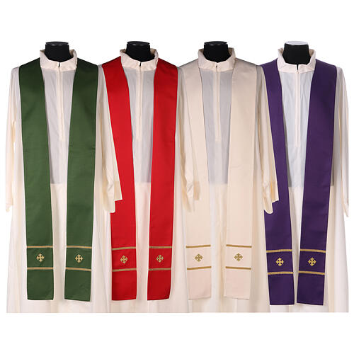 Embroidered chasuble with golden decorations in 100% polyester 12