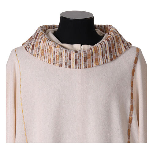 Casulla marfil seda cruda tejida a mano cintas doradas Atelier Sirio 5