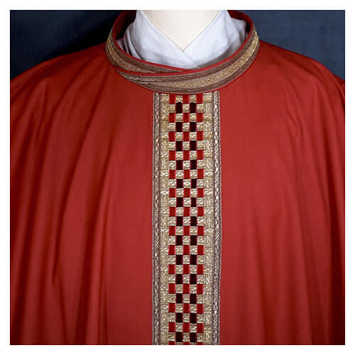 Woolen chasuble "Linea M" with velvet braided orphrey by Atelier Sirio 14
