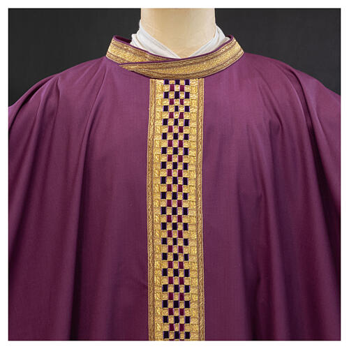 Woolen chasuble "Linea M" with velvet braided orphrey by Atelier Sirio 16