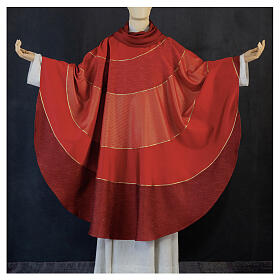Red chasuble "Experience" with mixed fabrics and golden lines by Atelier Sirio