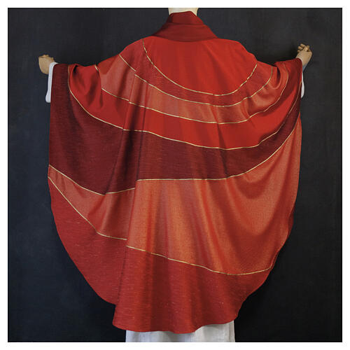 Red chasuble "Experience" with mixed fabrics and golden lines by Atelier Sirio 11