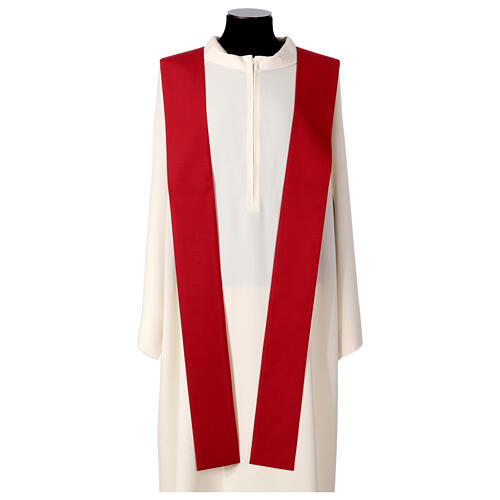 Red chasuble "Experience" with mixed fabrics and golden lines by Atelier Sirio 12