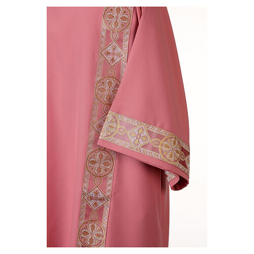 Dalmática tejido Vatican color rosa entorchado bordado frente 2