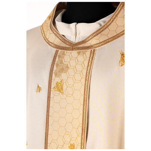 Golden chasuble with bees and honeycomb pattern on central band, Atelier Sirio design 3