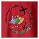 Casulla roja bordada logotipo oficial Jubileo 2025 s2