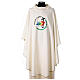 Chasuble with embroidered 2025 Jubilee official logo, ivory-coloured polyester s1