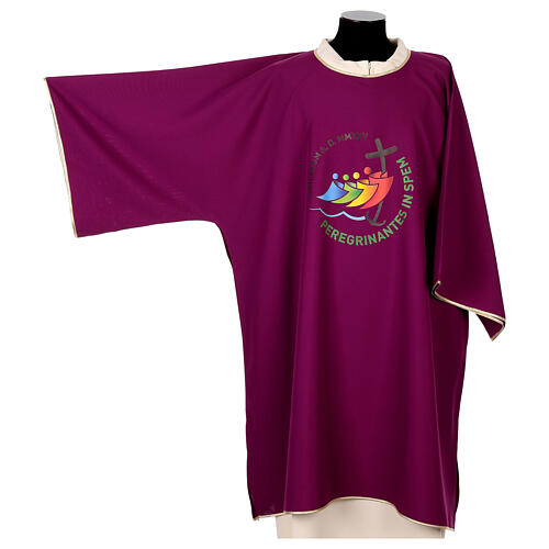 Dalmática morada Jubileo 2025 logotipo impresión colores tejido Vatican 4