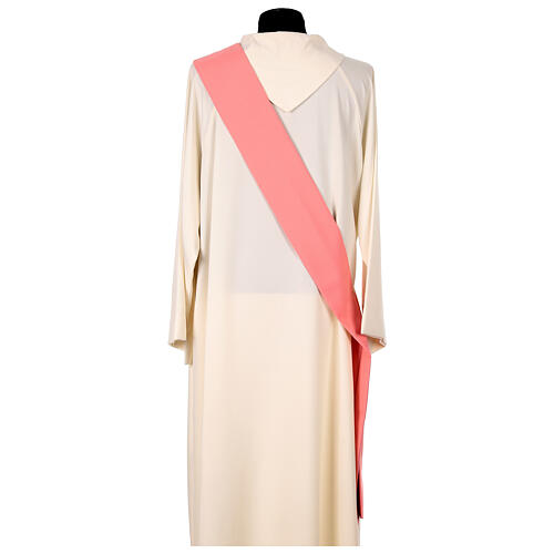 Bestickte rosa Jubiläumsdalmatik 2025 aus Vatikanstoff 7