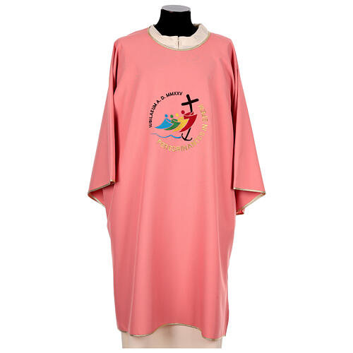 Dalmatica rosa ricamata Giubileo 2025 tessuto Vatican 1