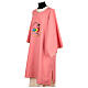 Dalmatica rosa ricamata Giubileo 2025 tessuto Vatican s3