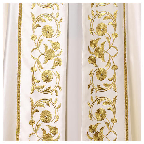 Capa de asperges solene com bordado dourado 6