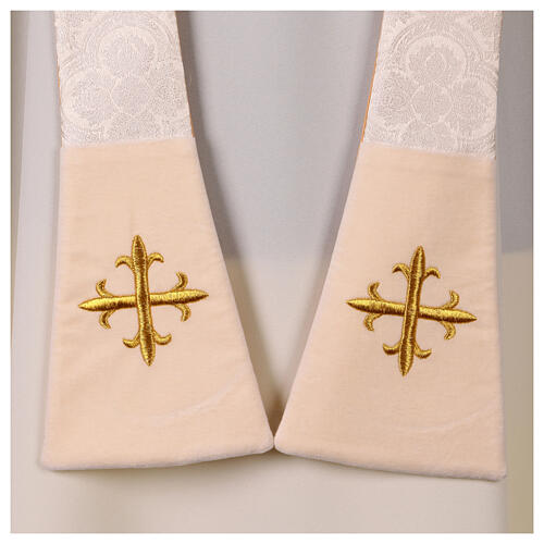 Roman chasuble with IHS cross and floral details 13