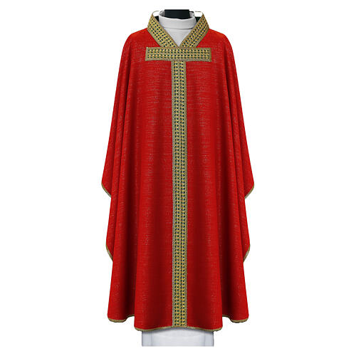 Chasuble croix Tau bande centrale passementerie fond rouge 3