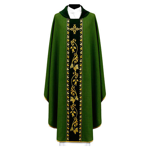 Chasuble with velvet band embroidered with golden vine leaves 1