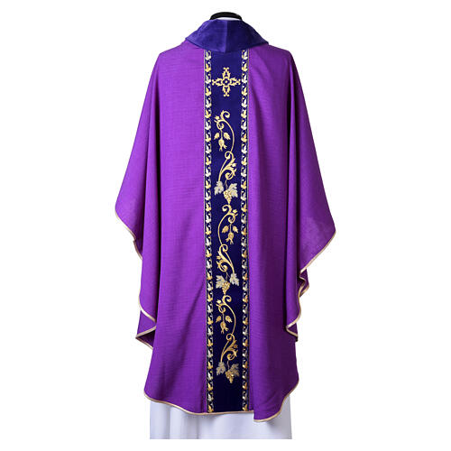Chasuble bande centrale velours broderie feuilles de vigne dorées 18