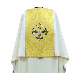Humeral veil with cross embroidery and floral decorations