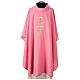 Chasuble rose polyester broderie Chi-Rho raisin et blé s1