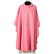 Casula rosa croce IHS uva con grano poliestere s1