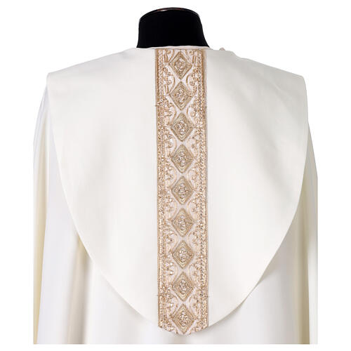 Chape avec galons en tissu appliqué 100% polyester 7