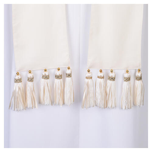 Chape 100% laine avec broderie florale dorée Gamma 13