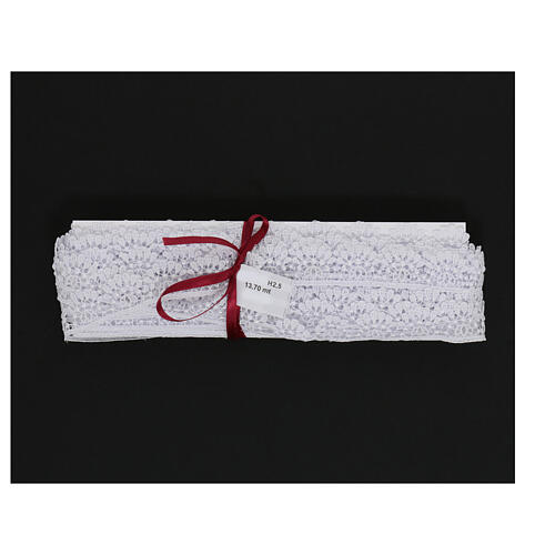 Hemmed white lace with flowers, macramé, 3 cm euro/m 3