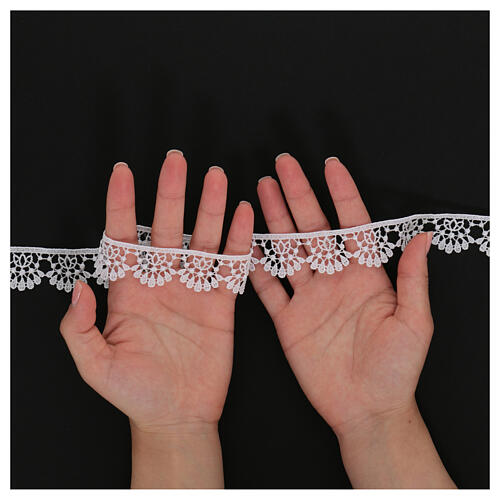 Edge lace white Macrame floral embroidery 3 cm USD/mt 2