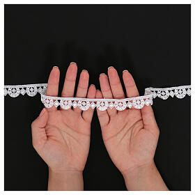 White lace trim with geometric pattern 2 cm macramé euro/m