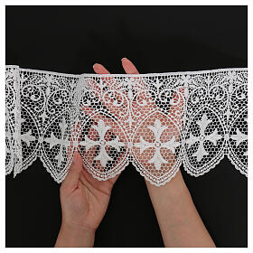 White macramé lace with lily-shaped cross, 16 cm, euro/m