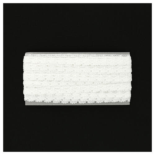 White bobbin laced trim with shell pattern, 1,5 cm, euros/m 4