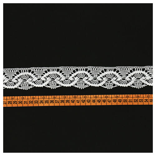 Scalloped bobbin lace with wavy pattern, 4 cm, euros/m 3