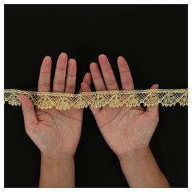 Bobbin lace of half fine gold thread, 2.5 cm, euros/m