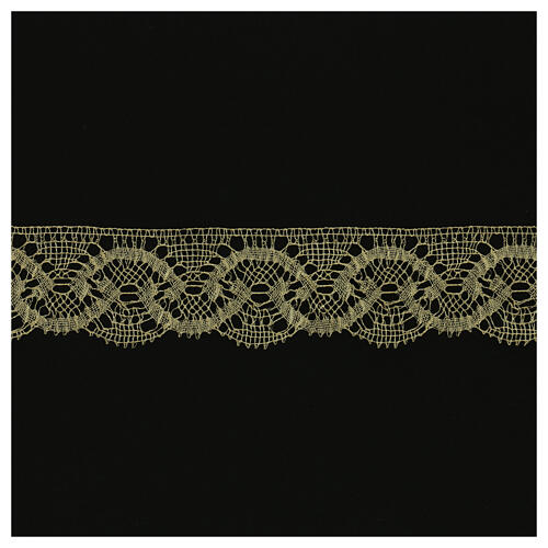 Macramé bobbin lace of half fine gold thread with wavy embroidery, 6.5 cm, euros/m 1