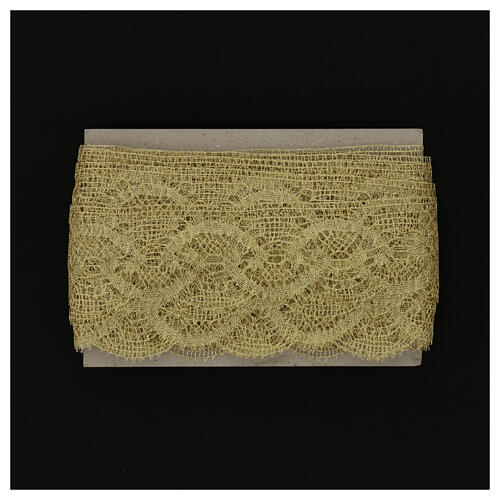 Macramé bobbin lace of half fine gold thread with wavy embroidery, 6.5 cm, euros/m 4