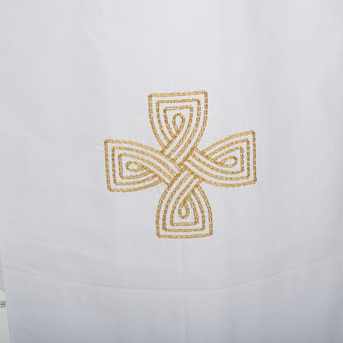 Alba blanca en algodón cruz dorada. 2