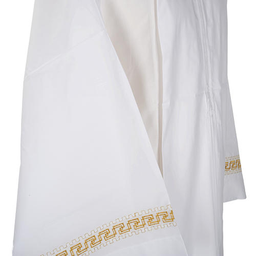 Alb with embroidered gold motif, white wool 4