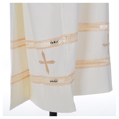 Aube liturgique ivoire broderie de jours 45% laine 55% polyester 6