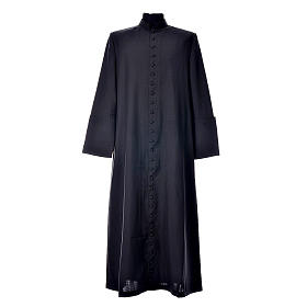 Aubes liturgiques et Surplis: Soutane en laine noire avec boutons couverts Aubes liturgiques et Surplis: Soutane en laine noire avec boutons couverts