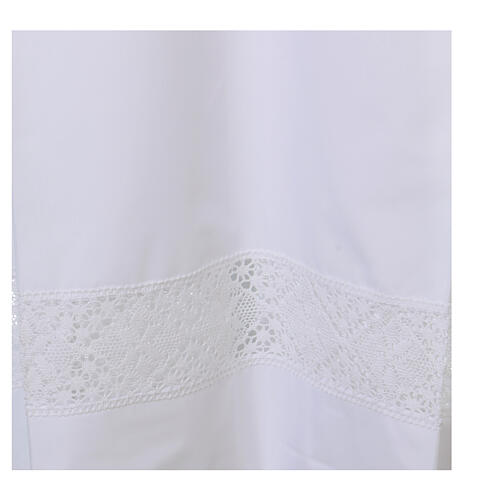 White alb 65% polyester 35% cotton with decoration on the sleeve and lace and crochet partition with zip on the shoulder 2