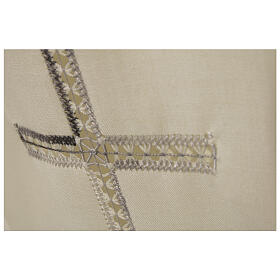 Albe in der Farbe Elfenbein aus 55% Polyester und 45% Wolle mit Kreuz aus Gigliuccio-Stickerei IN HANDARBEIT Reißverschluss auf der Vorderseite