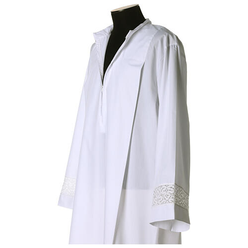 White alb 65% polyester and 35% cotton with golden lace partition and zip on the front 8