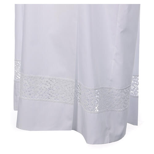 Clergy Alb with shoulder zipper with golden lace and crochet partition 65% polyester 35% cotton 5